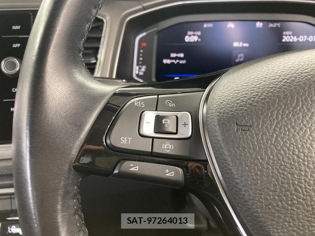 VolksWagen T-ROC 2021-01 8222471-5