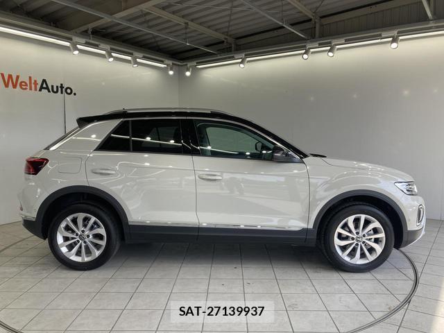 VolksWagen T-ROC 2026-02 8222477-17