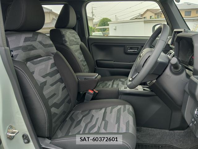 Daihatsu TAFT 2025-04 8216659-8