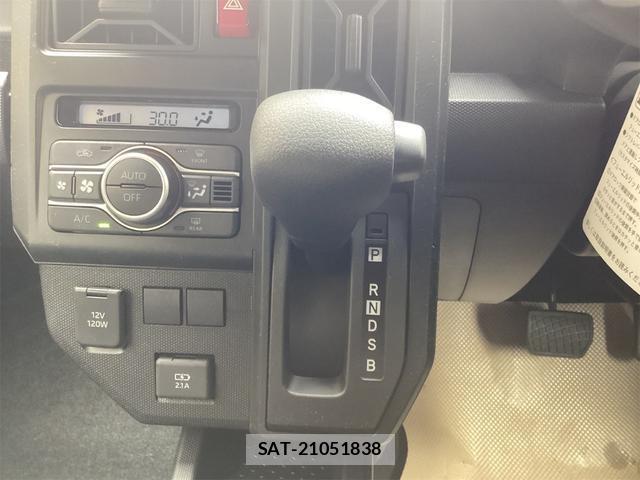 Daihatsu TAFT 2025-12 8216844-5