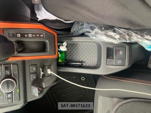 Daihatsu TAFT 2021-02 8219225-19