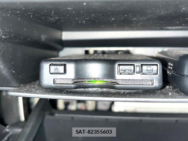 Daihatsu TAFT 2021-10 8220393-4