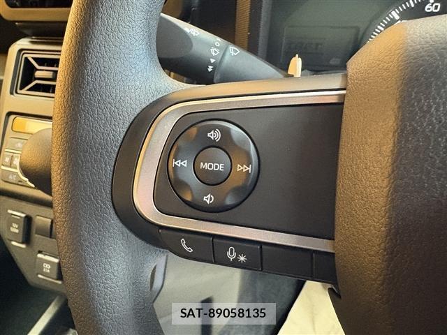 Daihatsu TAFT 2025-10 8221033-8