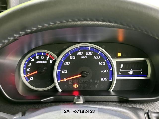 Toyota TANK 2017-04 8218914-17