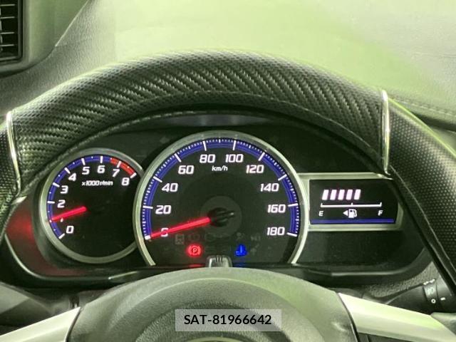 Toyota TANK 2018-04 8221587-13