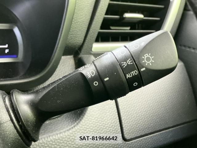 Toyota TANK 2018-04 8221587-15