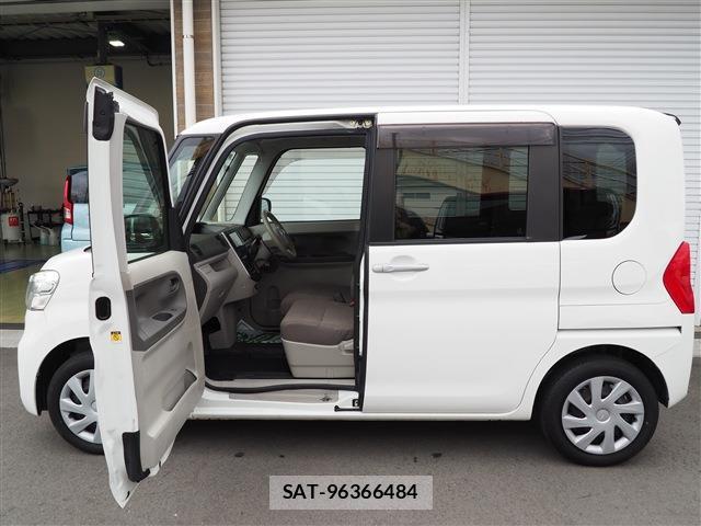 Daihatsu TANTO 2018-10 8216081-7