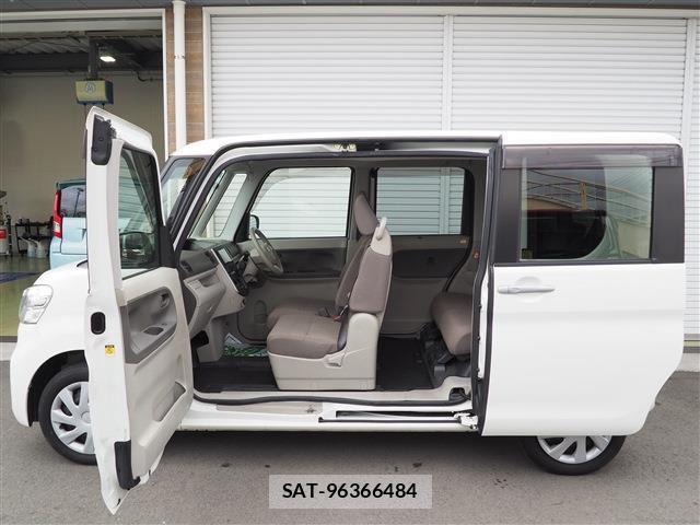 Daihatsu TANTO 2018-10 8216081-8