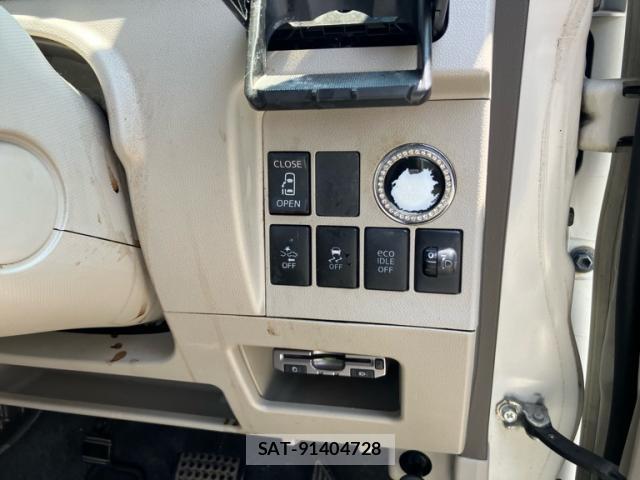Daihatsu TANTO 2014-06 8217128-17