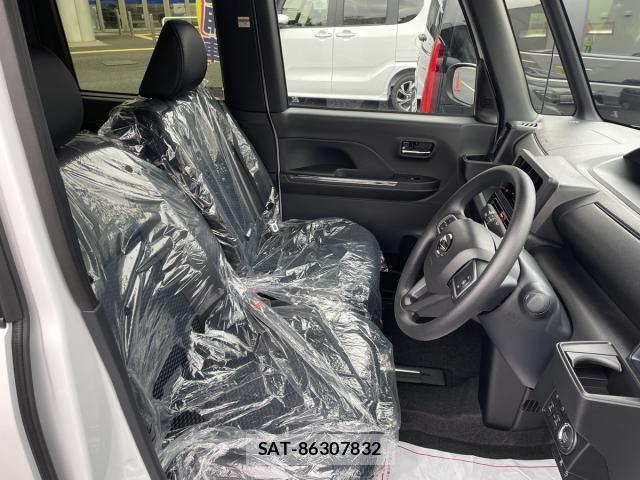 Daihatsu TANTO 2025-12 8217227-8
