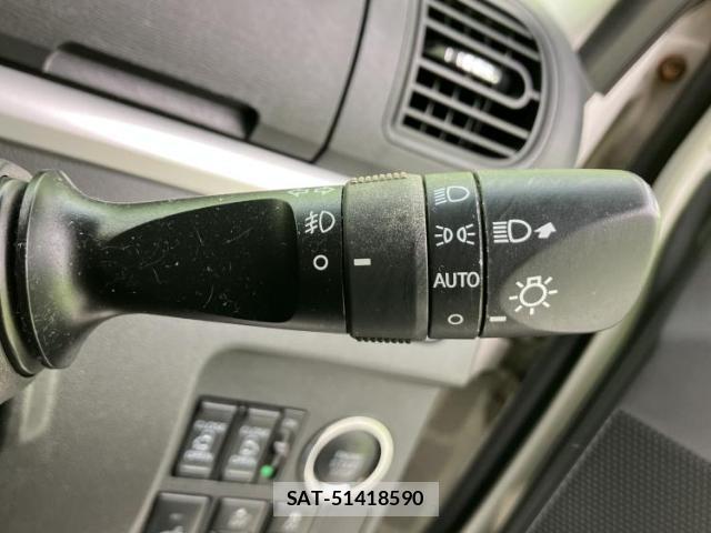 Daihatsu TANTO 2017-05 8219287-13