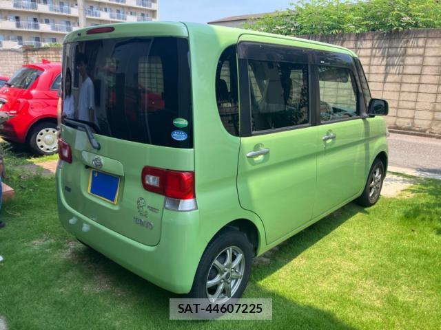 Daihatsu TANTO 2012-06 8219650-2