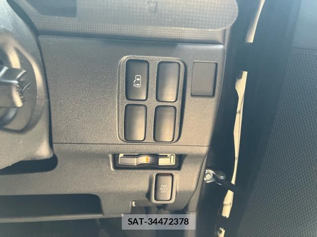 Daihatsu TANTO 2011-08 8219858-8