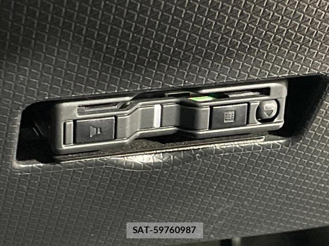 Daihatsu TANTO 2023-11 8220417-6