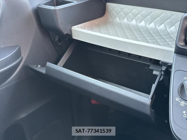 Daihatsu TANTO 2021-12 8220479-13