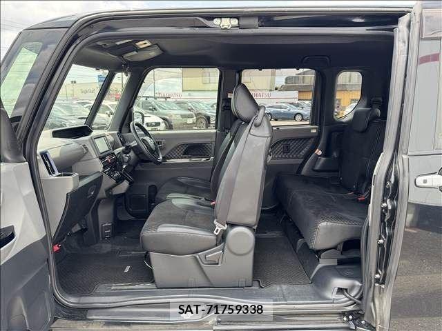 Daihatsu TANTO 2020-01 8220516-9