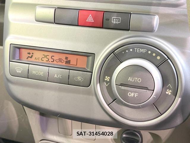 Daihatsu TANTO 2011-08 8221234-5