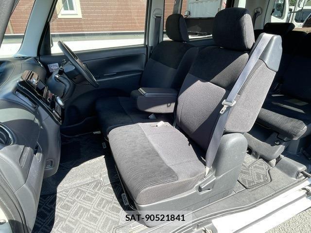 Daihatsu TANTO 2011-07 8222370-11