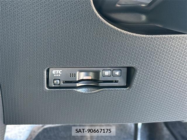 Daihatsu TANTO 2025-10 8224581-4