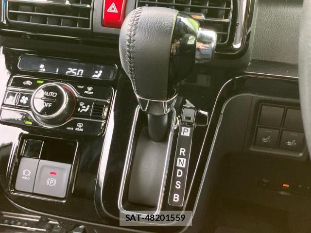Daihatsu TANTO 2022-04 8225290-17