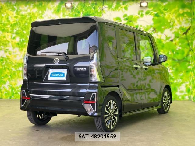 Daihatsu TANTO 2022-04 8225290-2