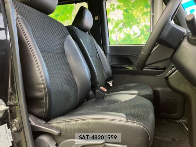 Daihatsu TANTO 2022-04 8225290-4