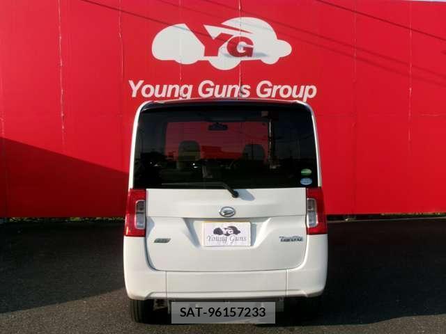 Daihatsu TANTO 2014-08 8225649-4