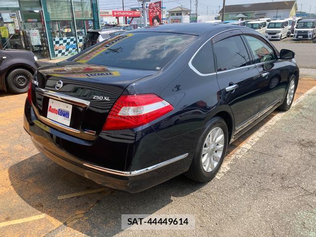 Nissan TEANA 2012-03 8220940-1