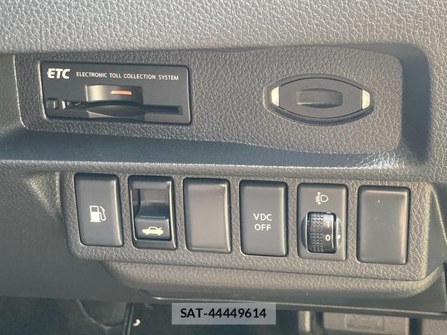 Nissan TEANA 2012-03 8220940-17