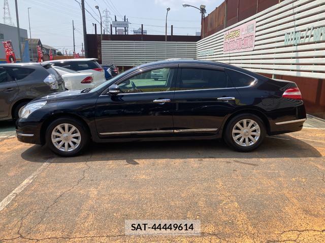 Nissan TEANA 2012-03 8220940-4