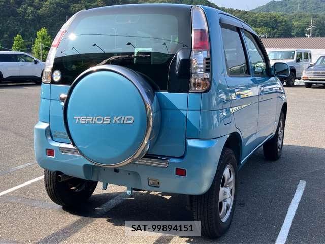 Daihatsu TERIOS KID 2011-06 8216866-1