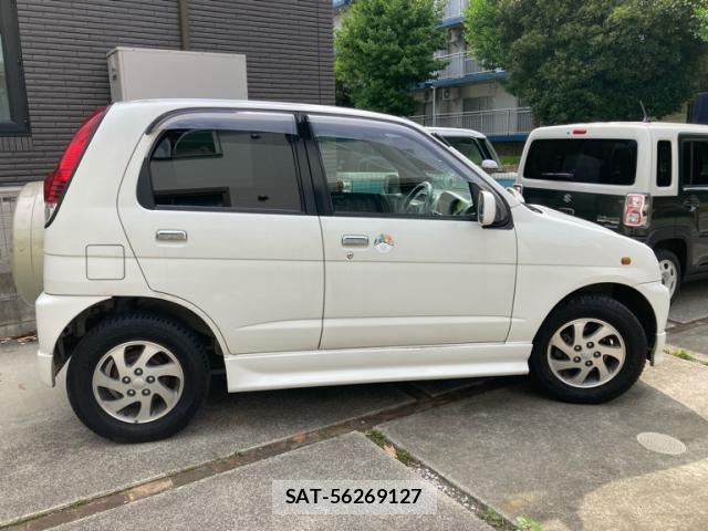 Daihatsu TERIOS KID 2004-06 8219813-14