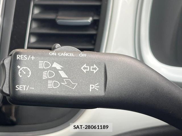VolksWagen THE BEETLE 2015-07 8224418-4