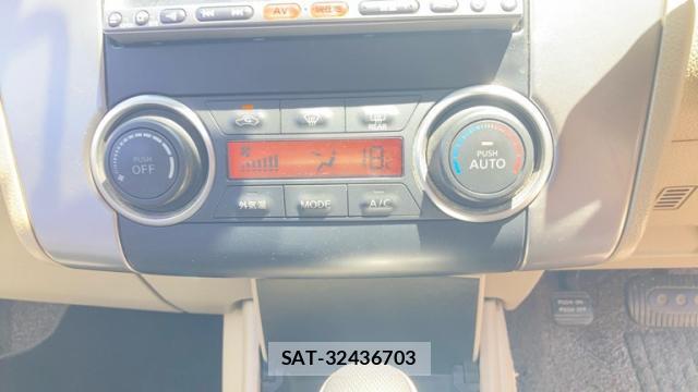 Nissan TIIDA 2008-01 8220055-16
