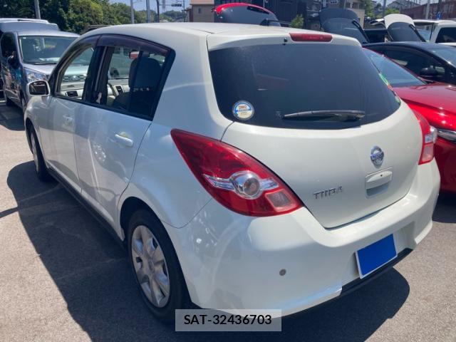 Nissan TIIDA 2008-01 8220055-2