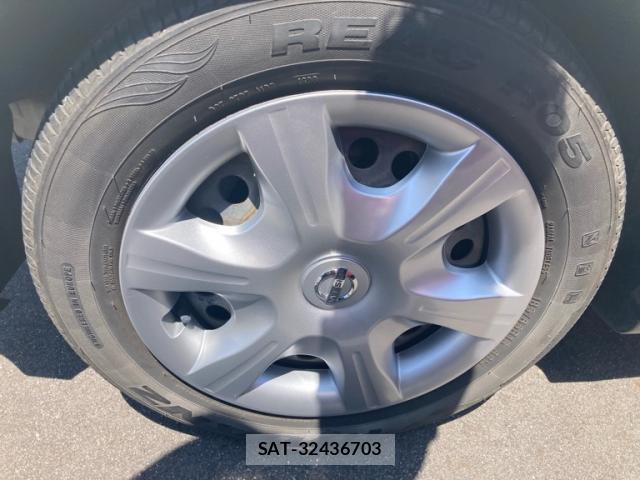 Nissan TIIDA 2008-01 8220055-5