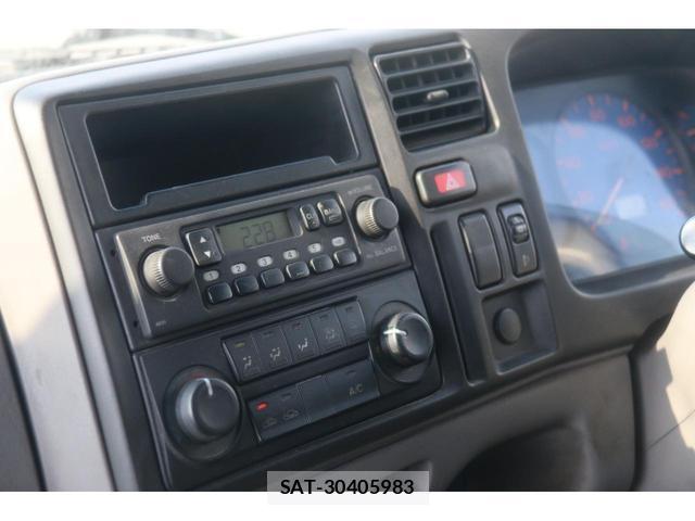 Mazda TITAN DASH 2009-02 8222936-15