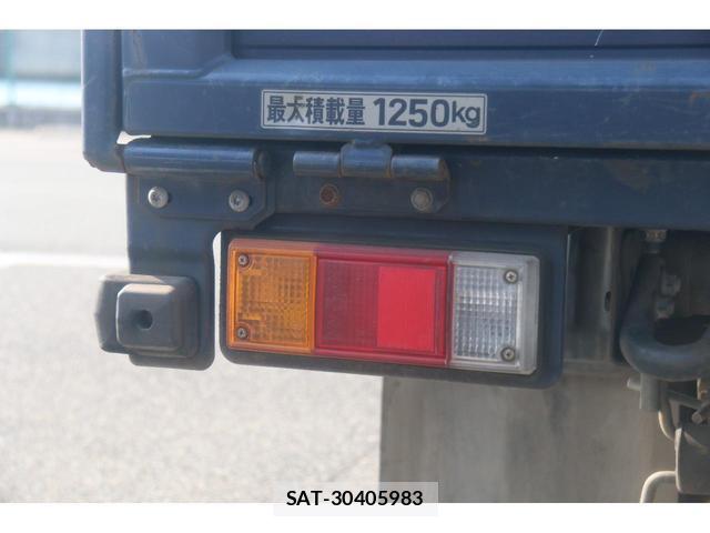 Mazda TITAN DASH 2009-02 8222936-7
