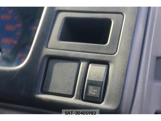 Mazda TITAN DASH 2009-02 8222936-8