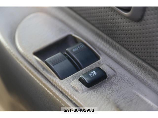 Mazda TITAN DASH 2009-02 8222936-9
