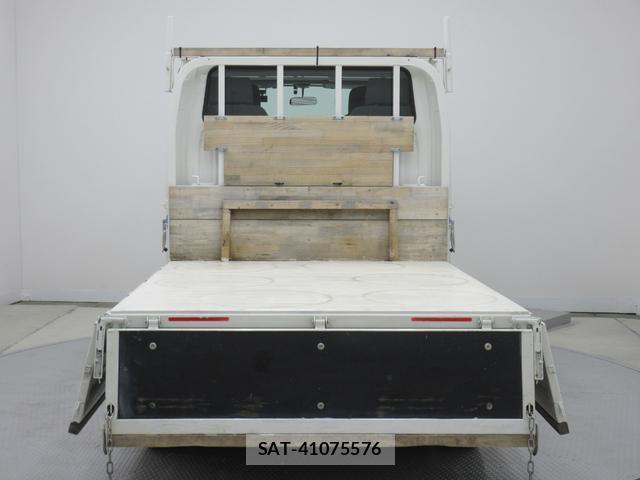 Mazda TITAN 2020-03 8216709-11