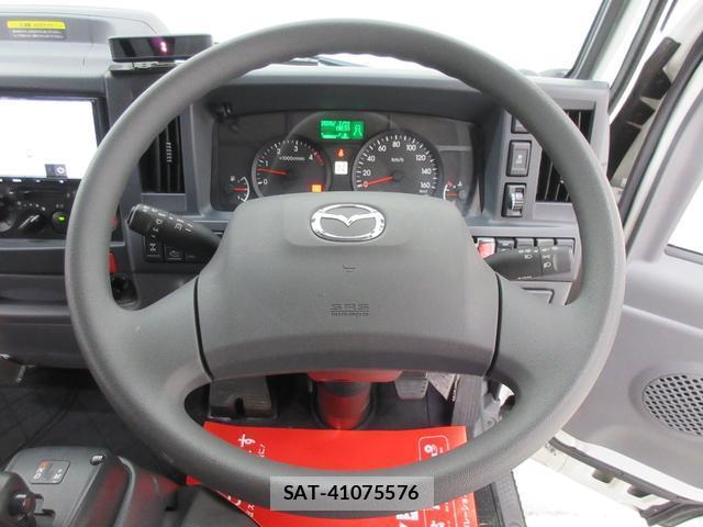Mazda TITAN 2020-03 8216709-17