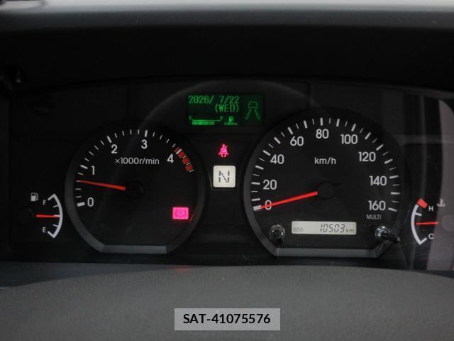 Mazda TITAN 2020-03 8216709-18