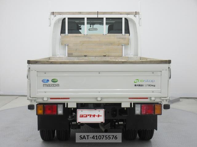 Mazda TITAN 2020-03 8216709-2