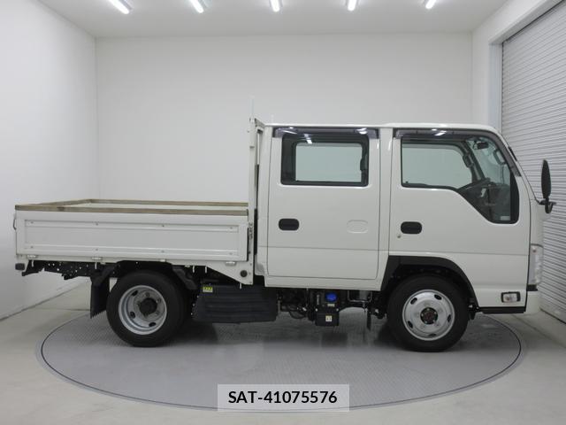 Mazda TITAN 2020-03 8216709-3