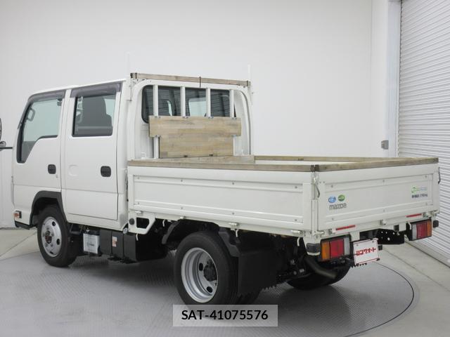 Mazda TITAN 2020-03 8216709-8