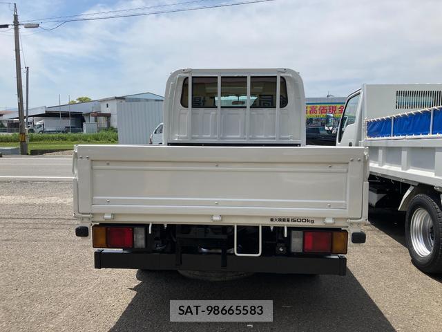 Mazda TITAN 2010-08 8218735-17