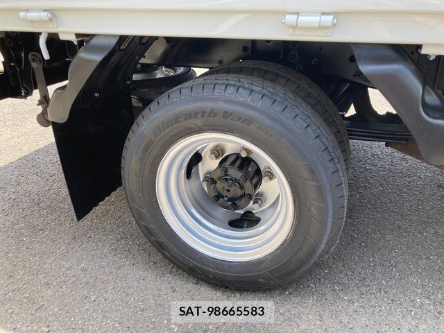 Mazda TITAN 2010-08 8218735-9