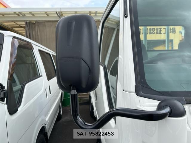 Mazda TITAN 2009-04 8218737-10