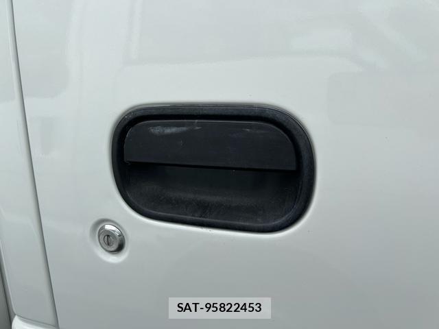 Mazda TITAN 2009-04 8218737-11